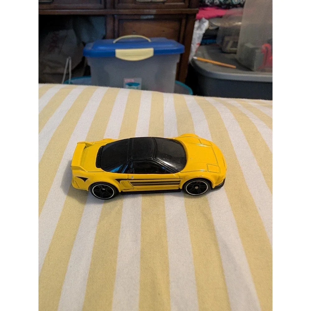 '90 Acura NSX * Yellow * 2017 Hot Wheels Nightburnerz 4/10 94/365 New On CardB38